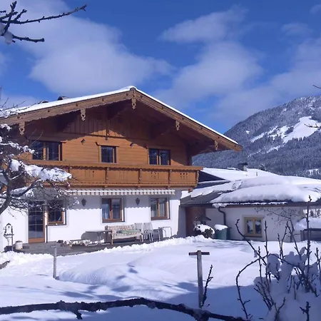 In St. Johann In Tirol 555 *